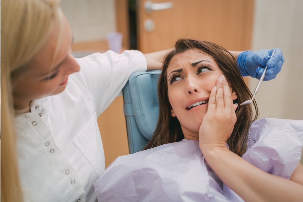 Dor de dente e atendimento odontológico de emergência